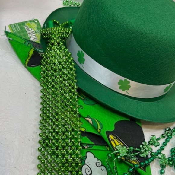 St Patrick's Day Hat, Tie, Bandana, Beads, Green Rubber Bracelet Package Lot - Picture 4 of 13